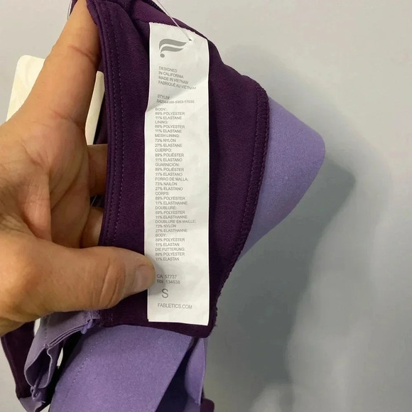 💚 NWTs Fabletics - purple two tone sports bra - size small - Picture 7 of 7